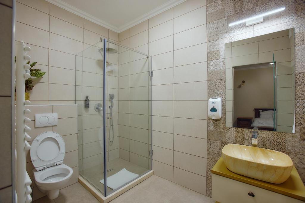 Hotel Imperium Botiz Buitenkant foto